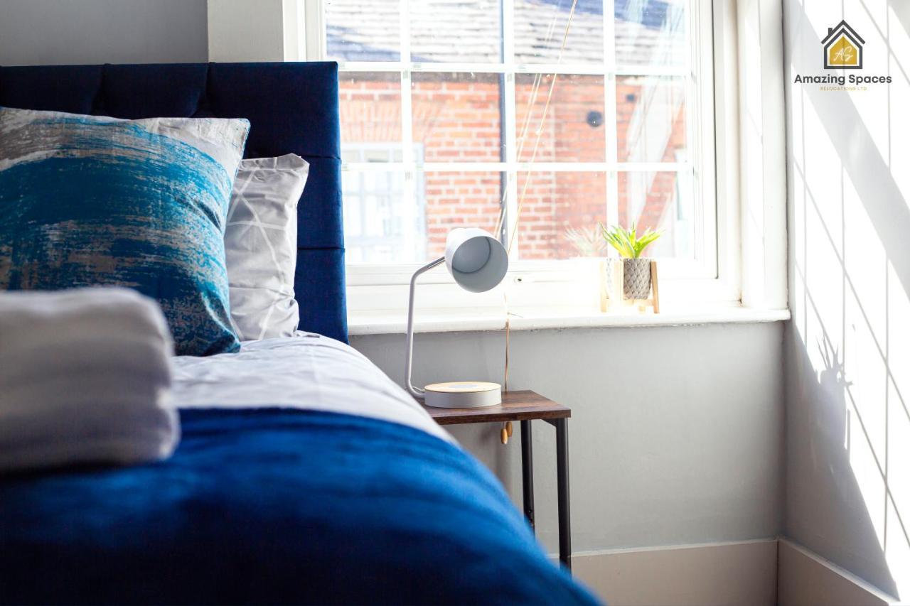 City Centre 2 Bed Flat Sleeps 3 For Work And Leisure With Free Wifi By Amazing Spaces Relocations Ltd Воррінгтон Екстер'єр фото