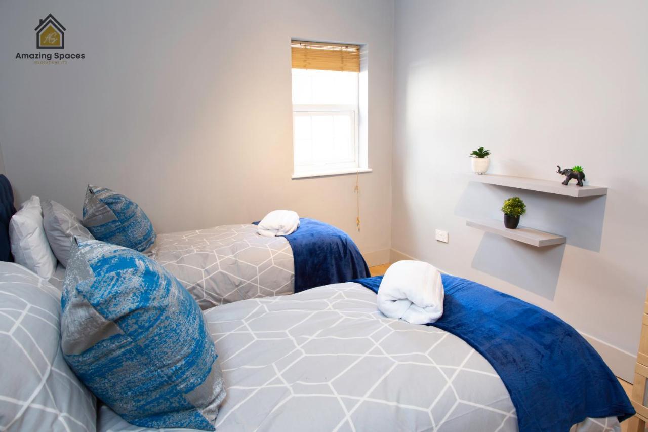 City Centre 2 Bed Flat Sleeps 3 For Work And Leisure With Free Wifi By Amazing Spaces Relocations Ltd Воррінгтон Екстер'єр фото